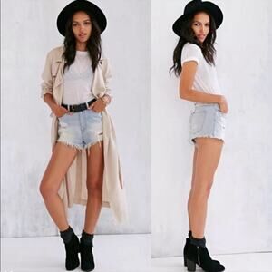 Urban Outfitters BDG Super High Rise Cheeky Denim Shorts 27